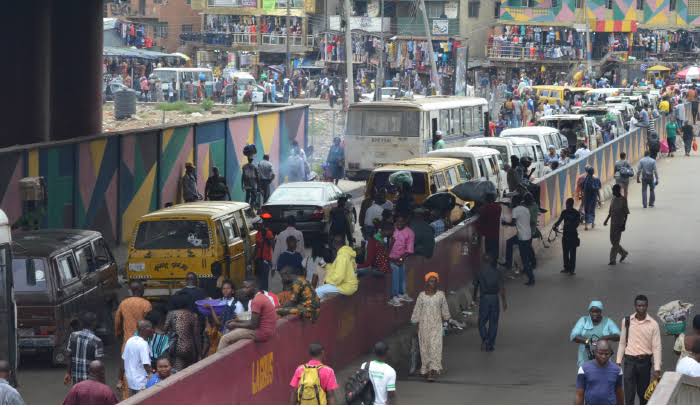 NewsTraders, squatters defy Lagos government’s eviction order at Oja Oba underbridge